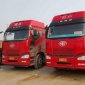 一汽青岛解放轻型苍栏半挂车 花栏半挂车低平板运输车 鹅颈仓栏式运输半挂车